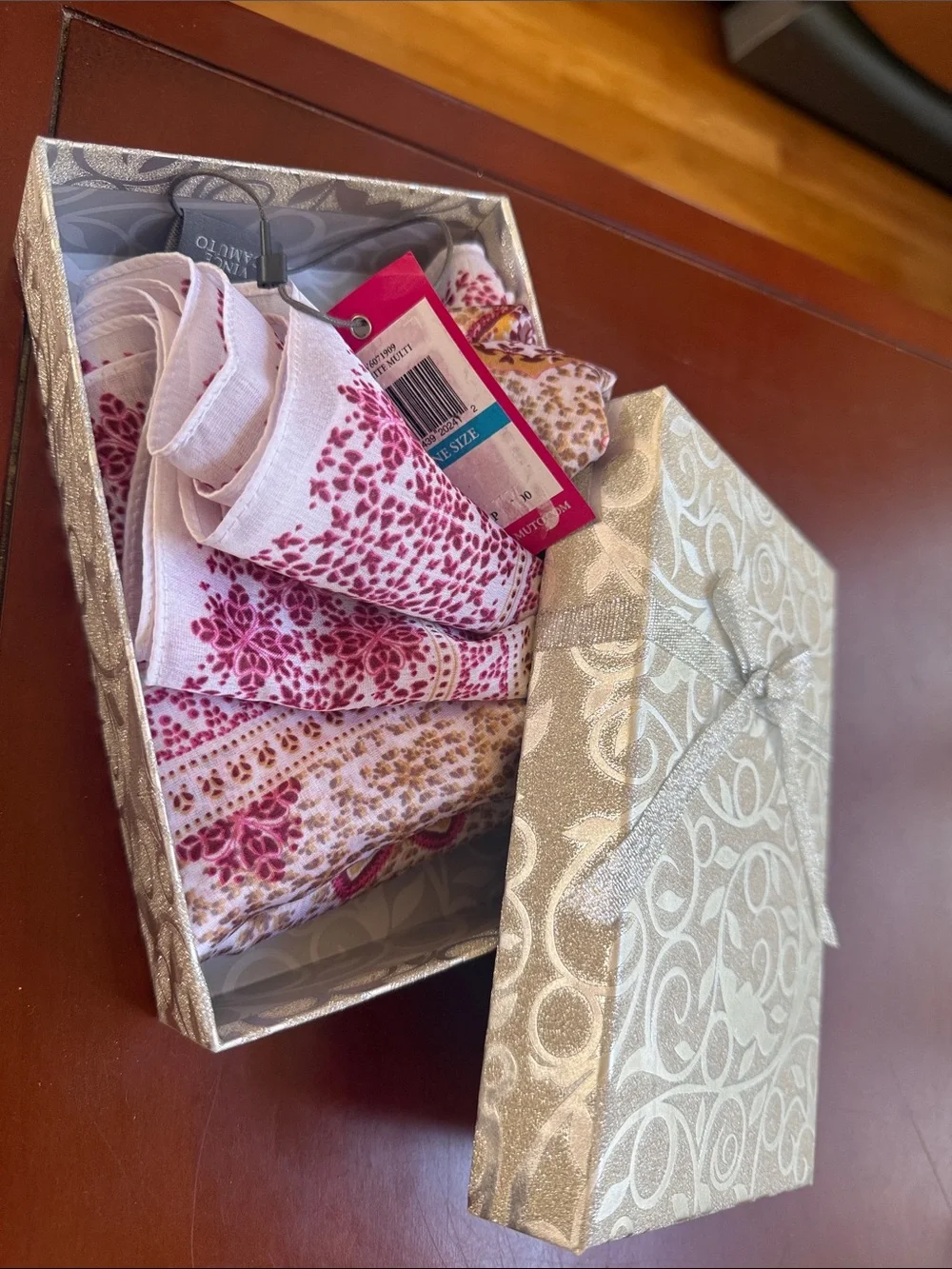Vince Camuto scarves brand new come with gift box